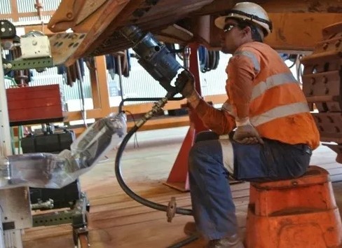 Zero G Arm and Rattle Gun