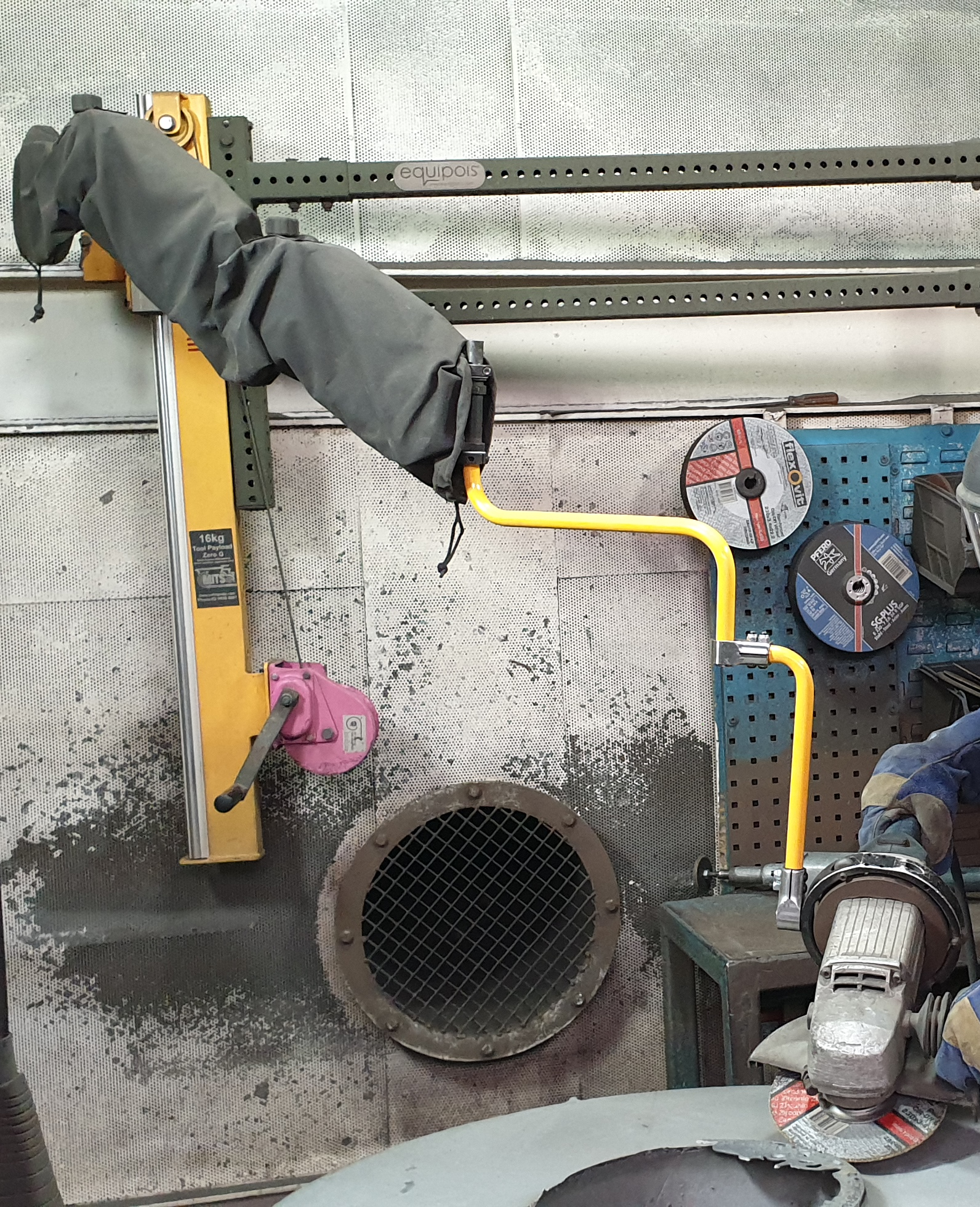 Wall Mounted Zero G Solution